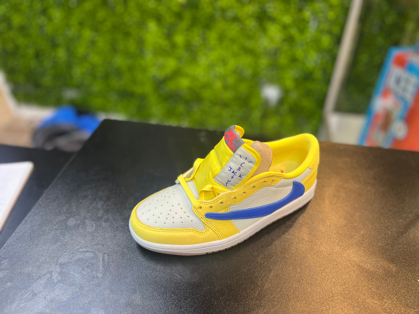 Air Jordan 1 Low Travis Scott Canary